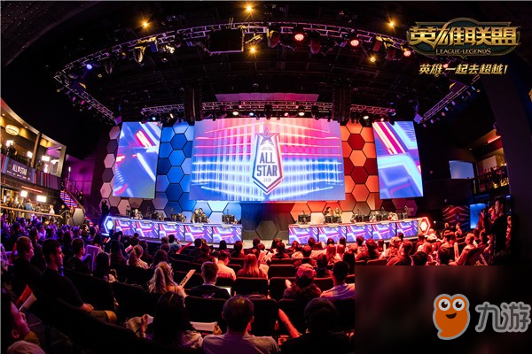 重铸荣光！JDG拿下队史第三座LPL冠军奖杯！